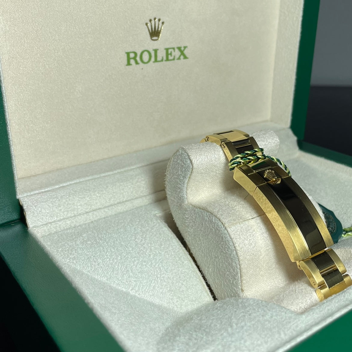 Orologio Rolex Daytona Green Gold 40 mm cinturino acciaio inox oro, presentato in scatola rolex.