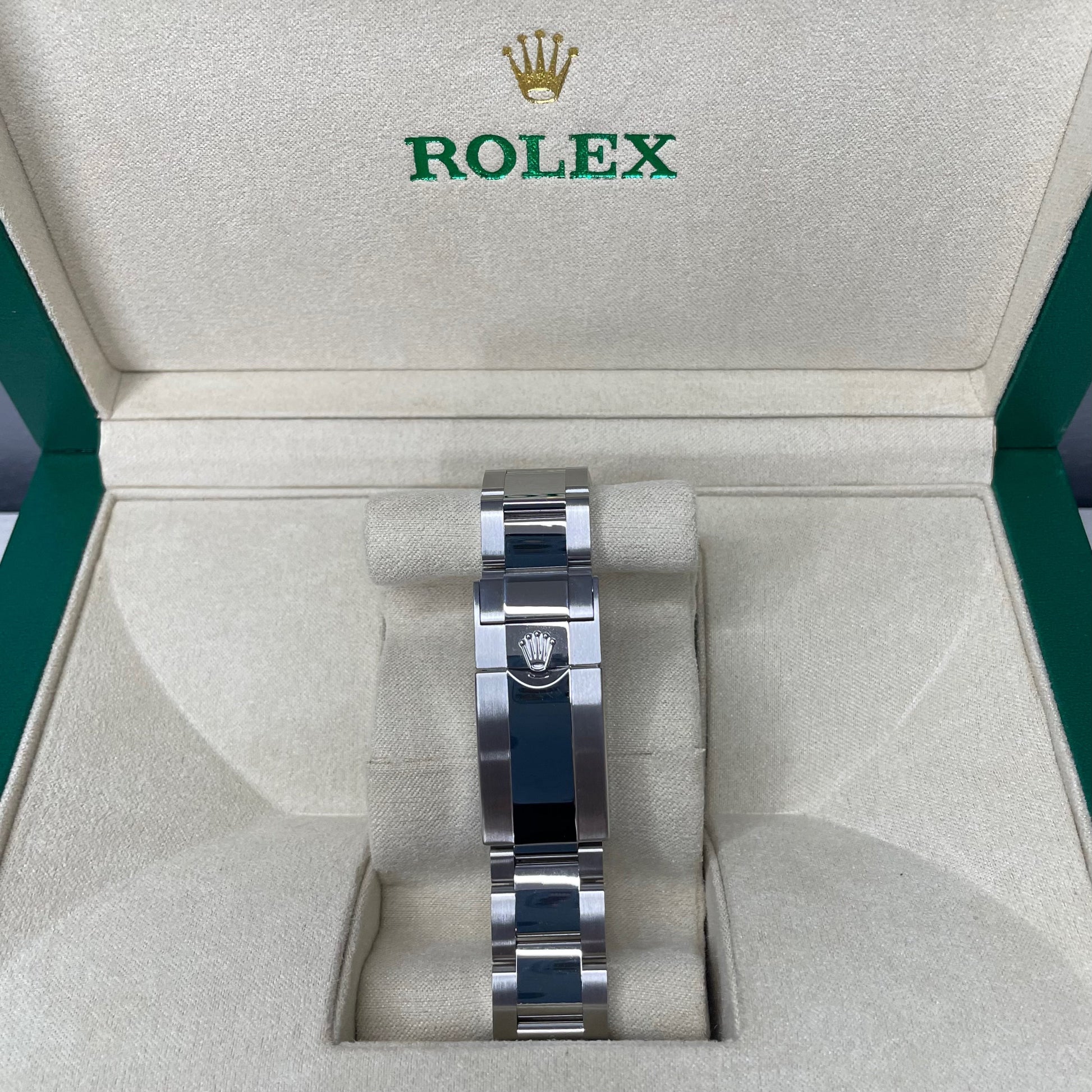 Orologio Rolex Daytona platinum 40 mm cinturino acciaio inox, presentato in scatola rolex.