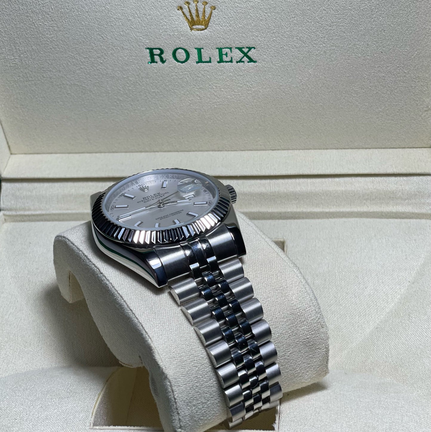 Orologio Rolex Datejust 41 mm cinturino in acciaio inox jubilee, presentato in scatola rolex.