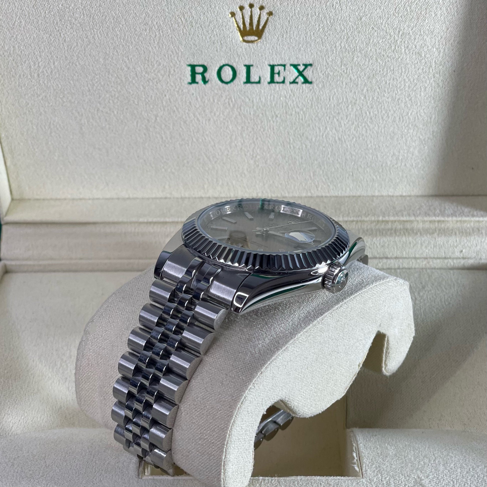 Orologio Rolex datejust 116334 Slate-Dia cinturino in acciaio inox jubilee, presentato in scatola rolex.