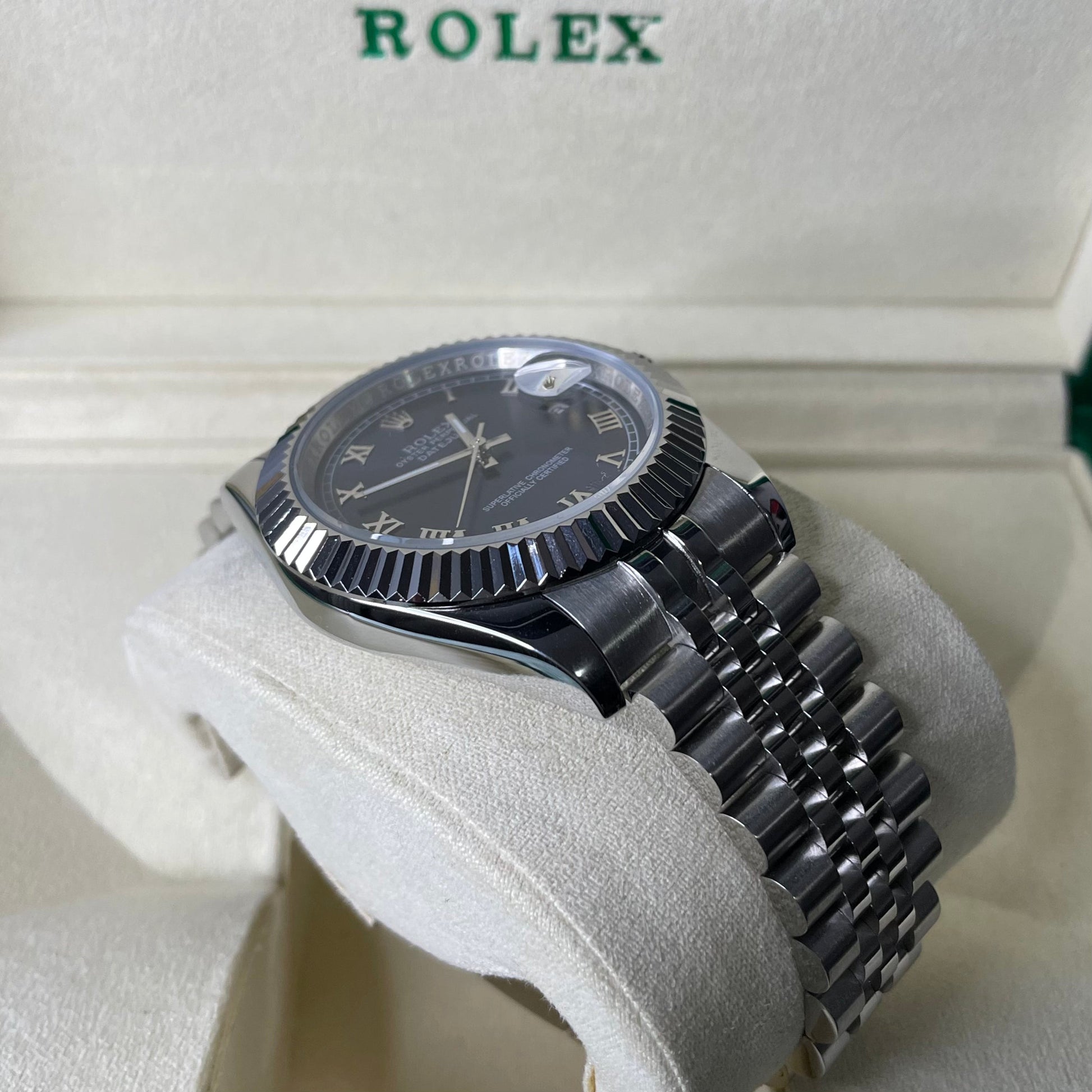 Orologio Rolex Datejust con quadrante blu Romane cinturino in acciaio inox jubilee, presentato in scatola rolex