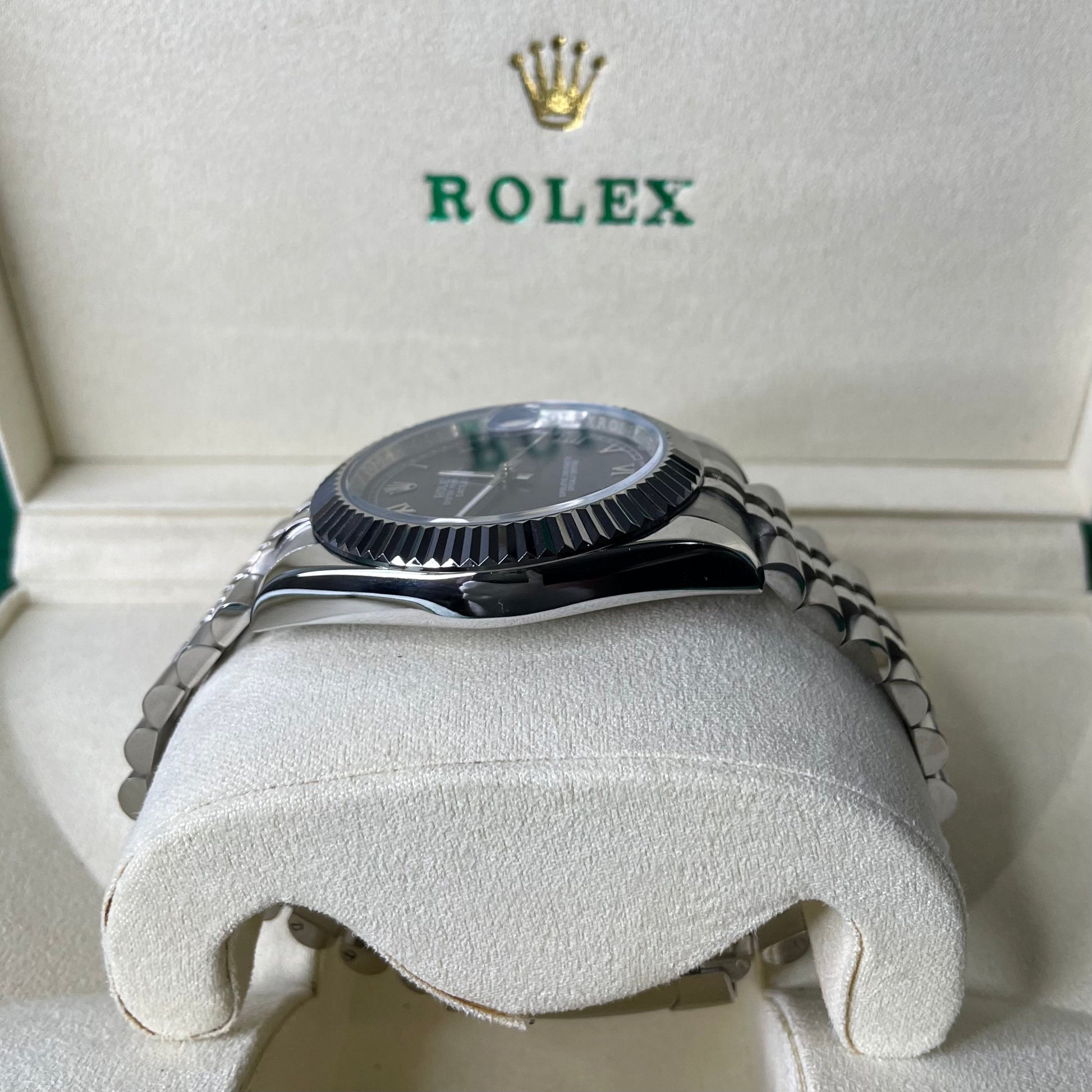 Orologio Rolex Datejust con quadrante blu Romane cinturino in acciaio inox jubilee, presentato in scatola rolex