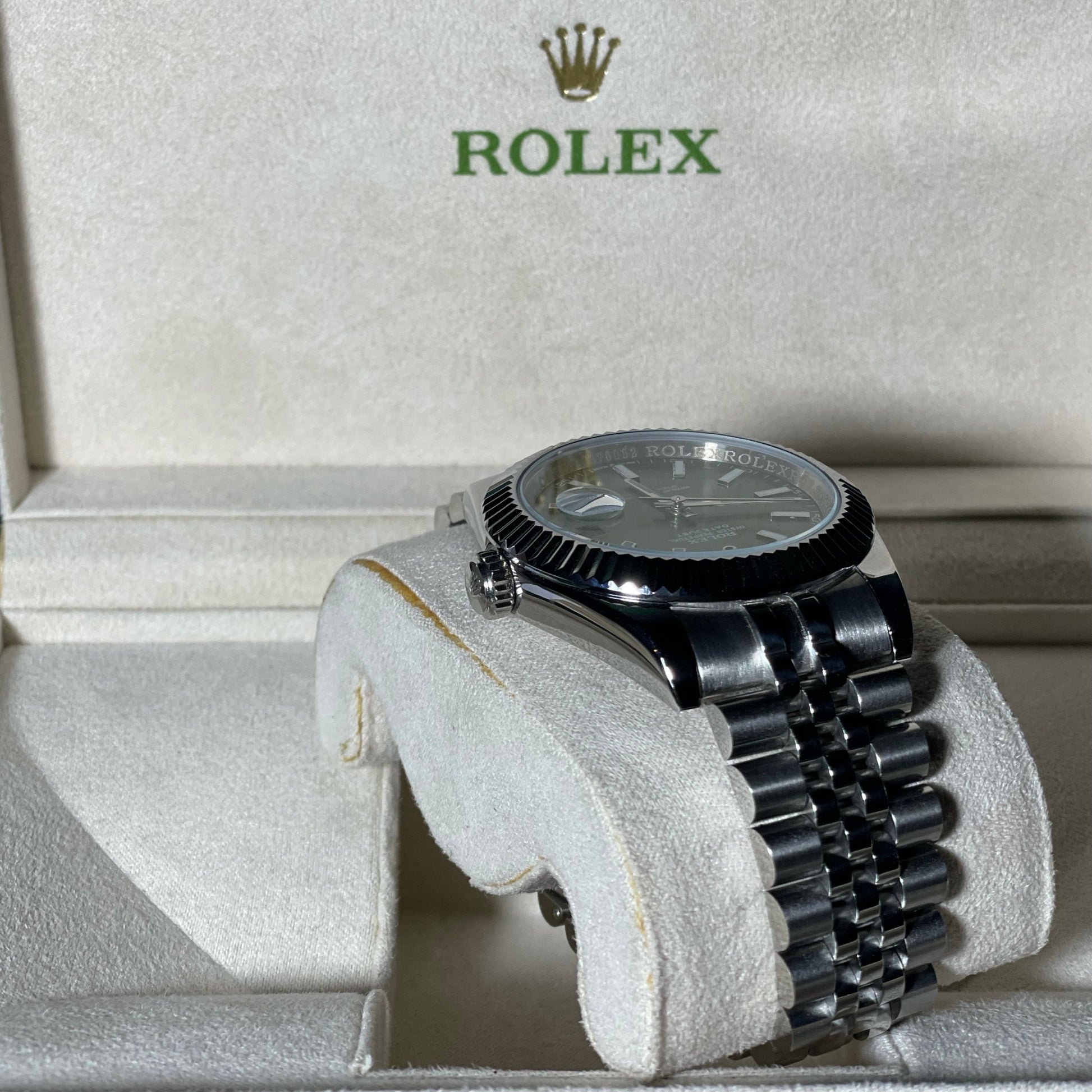 Orologio Rolex Datejust 41 mm oyster cinturino in acciaio inox jubilee, presentato in scatola rolex.