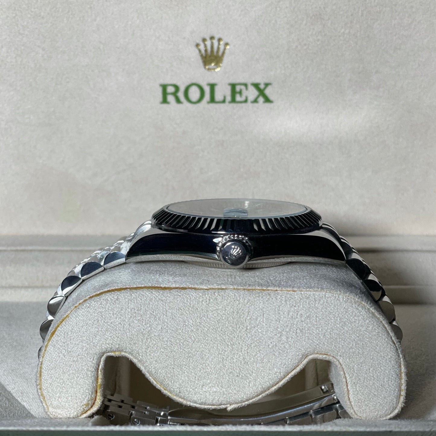 Orologio Rolex Datejust 41 mm oyster cinturino in acciaio inox jubilee, presentato in scatola rolex.