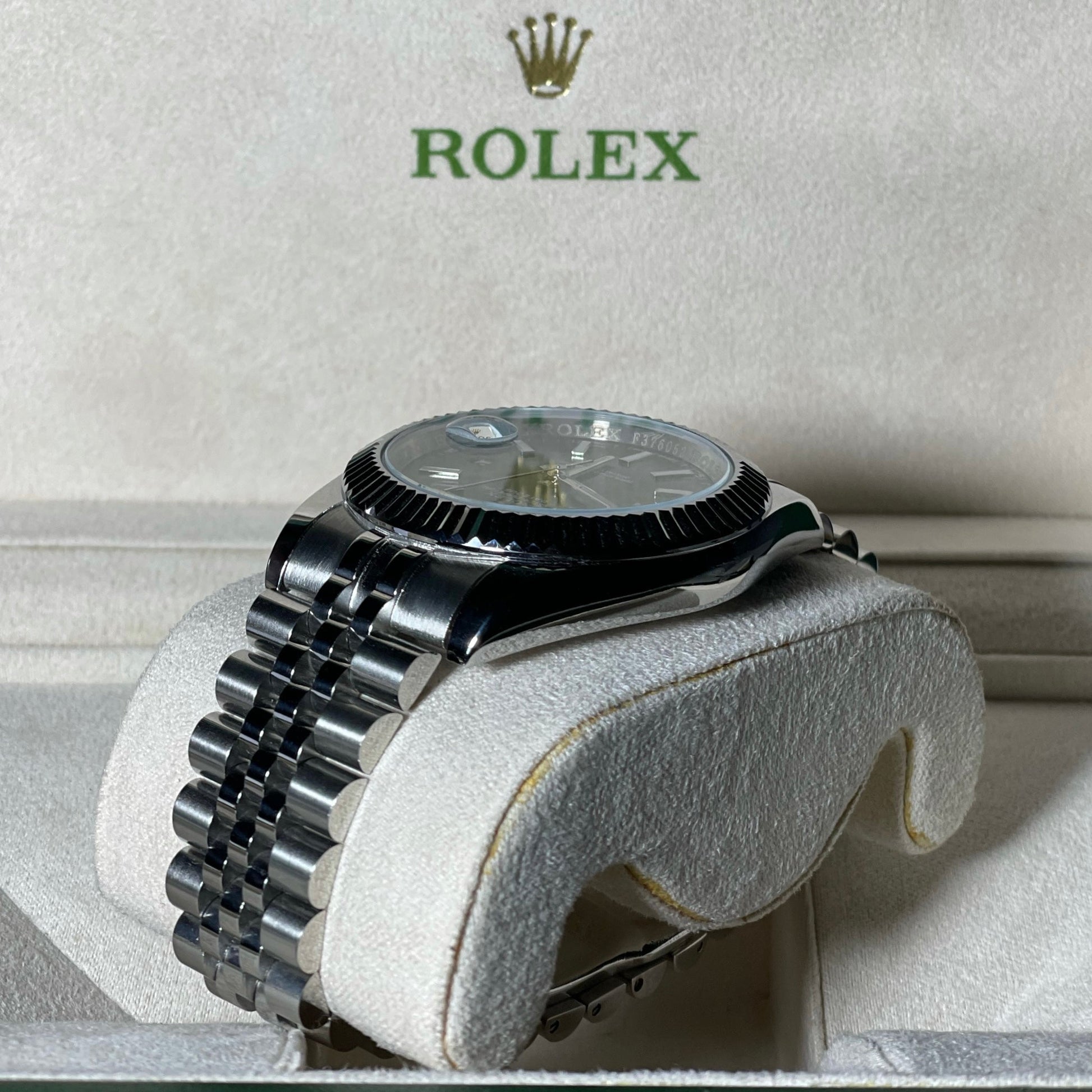 Orologio Rolex Datejust 41 mm oyster cinturino in acciaio inox jubilee, presentato in scatola rolex.