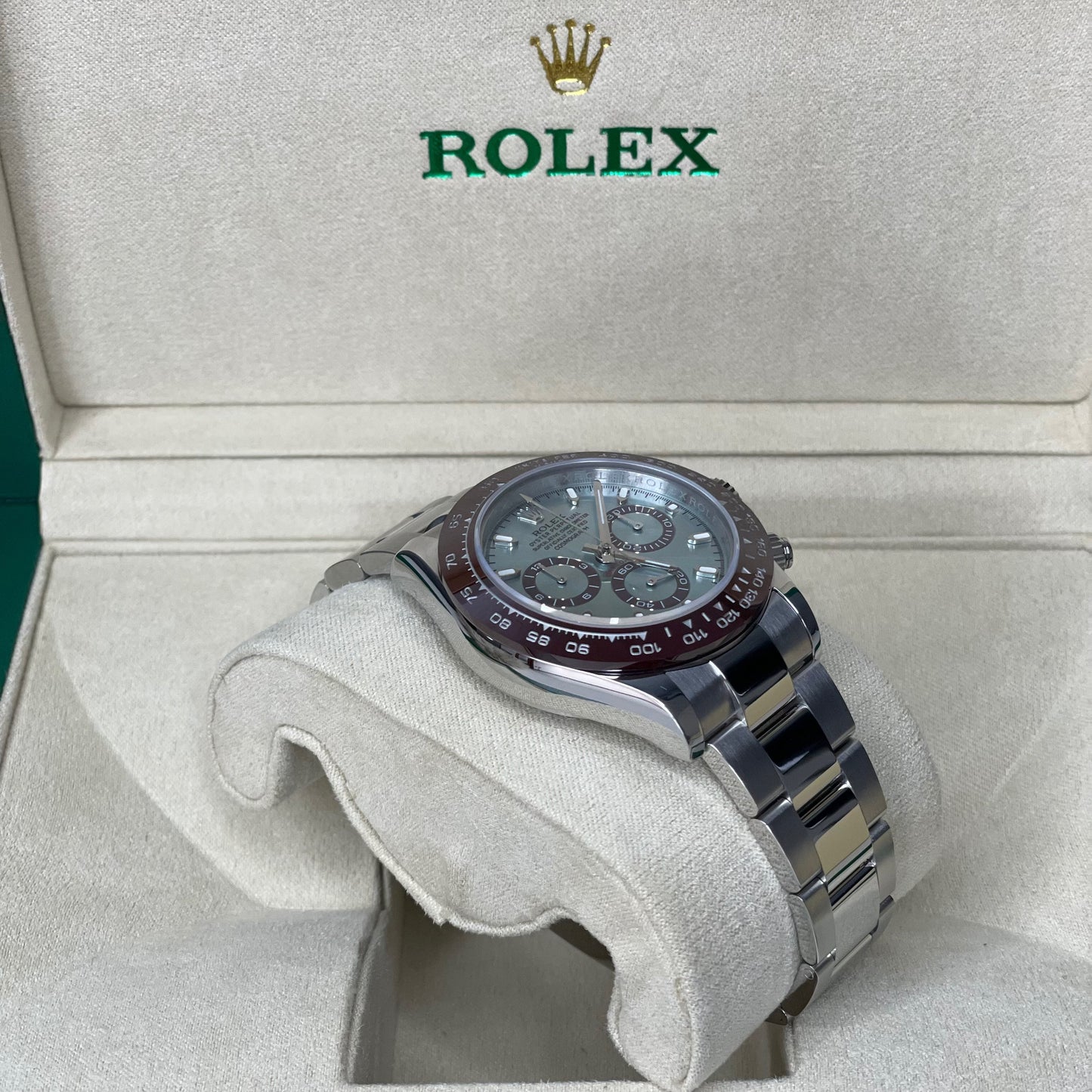 Orologio Rolex Daytona platinum 40 mm cinturino acciaio inox, presentato in scatola rolex.