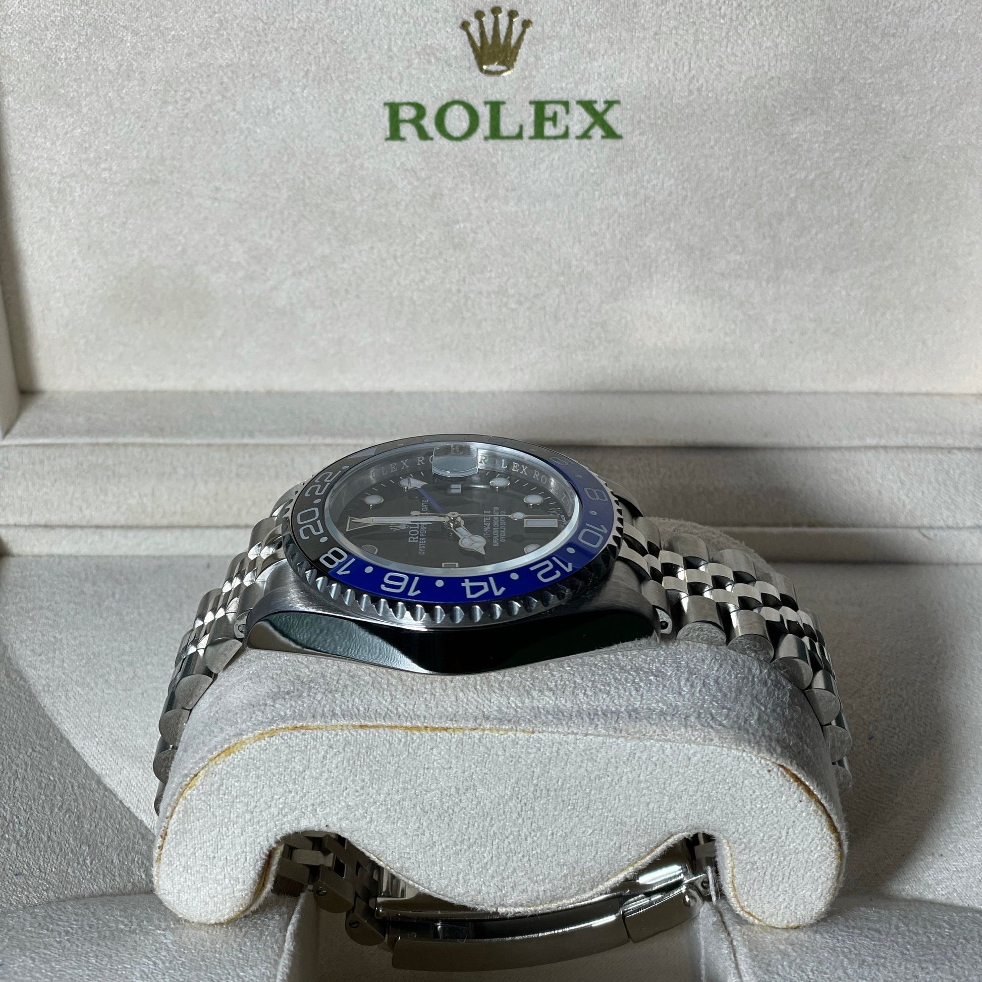 Orologio Rolex GMT Master Batman 40 mm cinturino acciaio inox jubilee, presentato in scatola rolex.