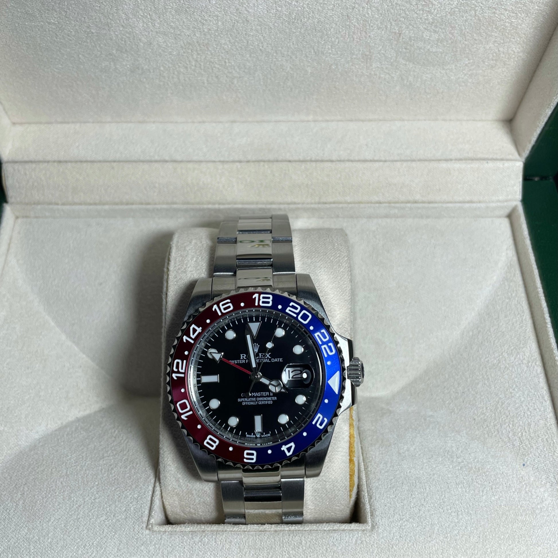 Orologio Rolex GMT Master Pepsi 40 mm cinturino acciaio inox oystre, presentato in scatola rolex.