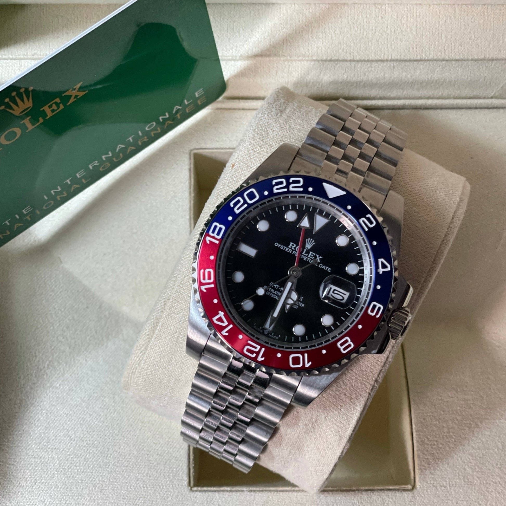 Orologio Rolex GMT Master pepsi 40 mm cinturino acciaio inox jubilee, presentato in scatola rolex.