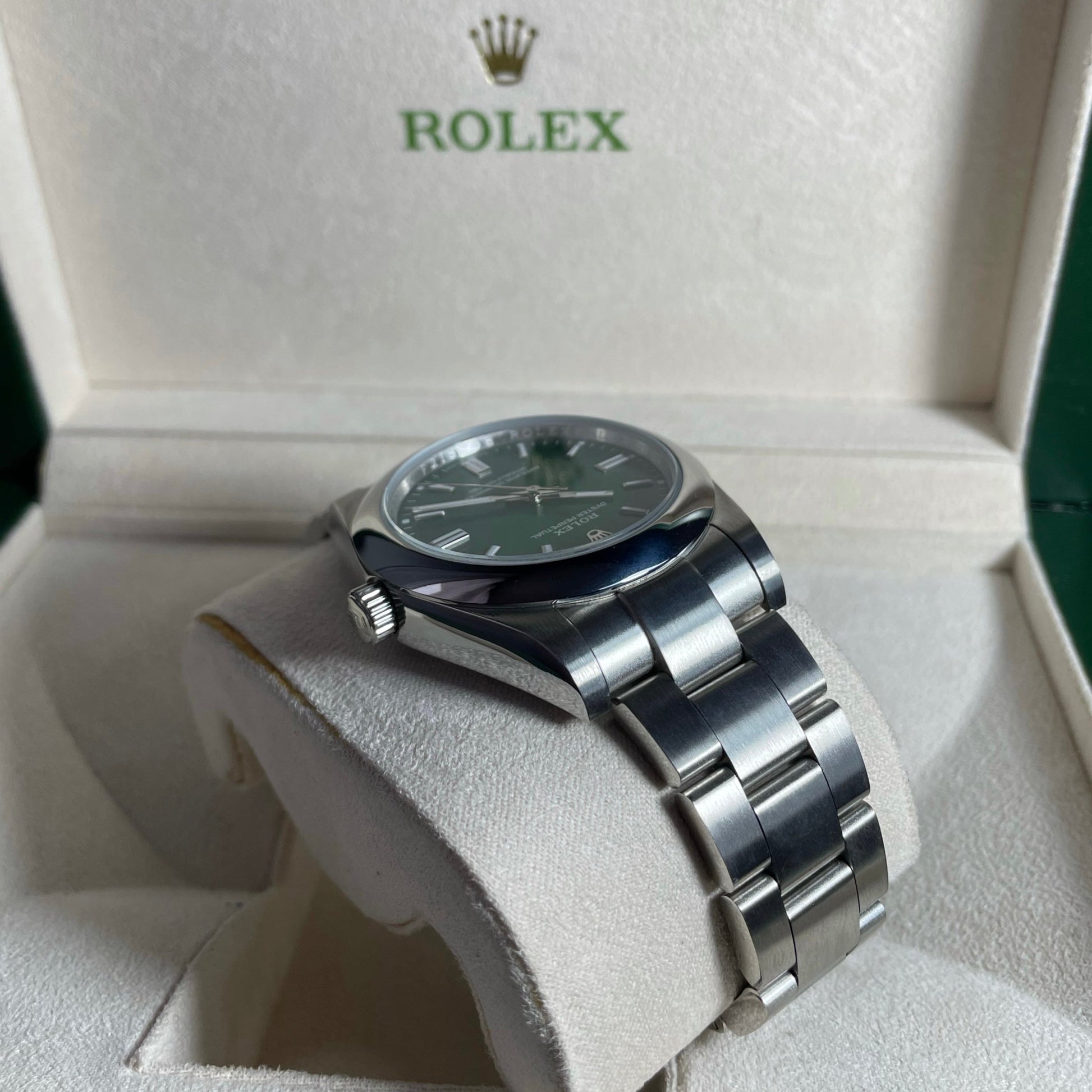 Orologio Rolex Oyster Perpetual Verde 41 mmm cinturino acciaio inox oystre, presentato in scatola rolex.