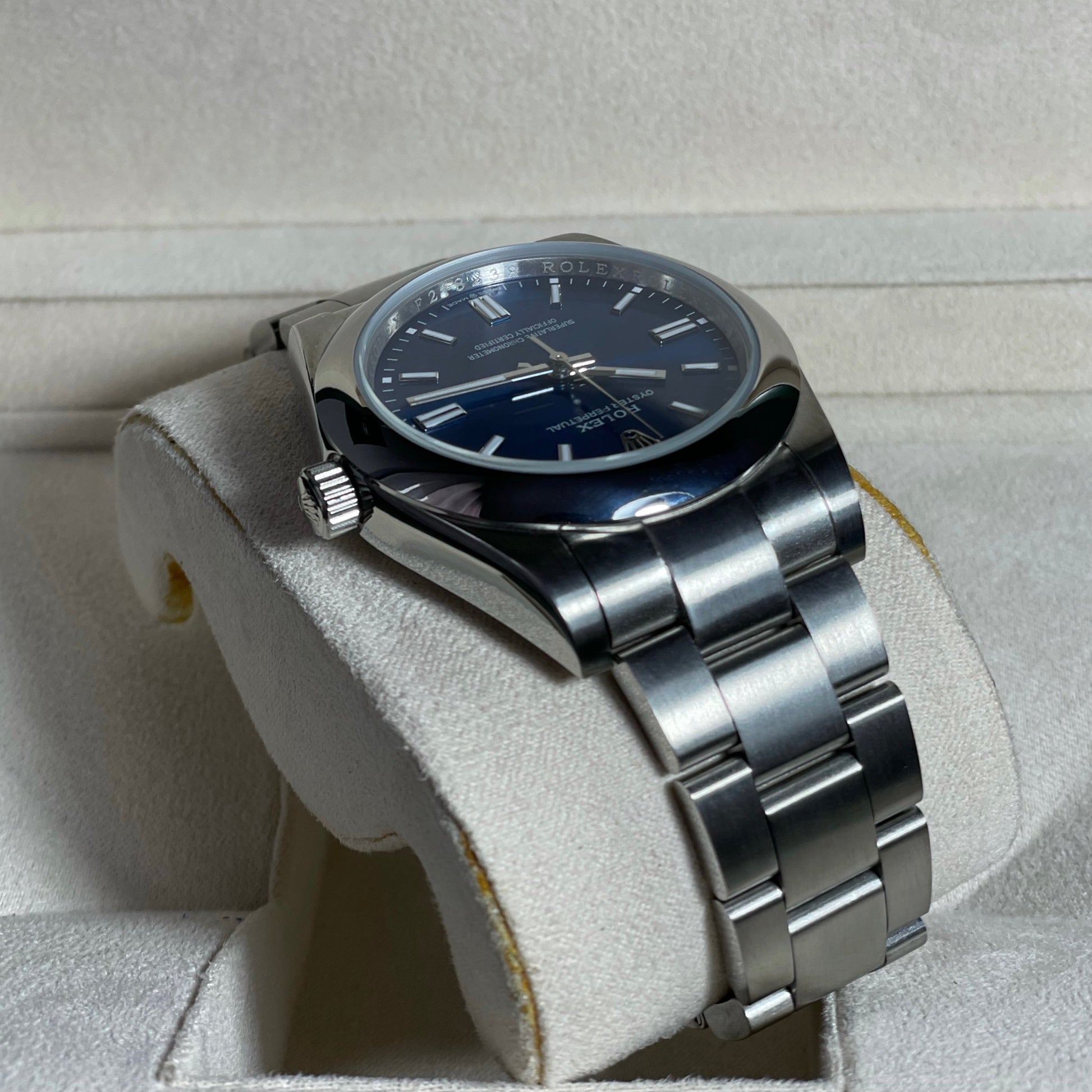 Orologio Rolex Oyster Perpetual Blu 41 mmm cinturino acciaio inox oystre, presentato in scatola rolex.