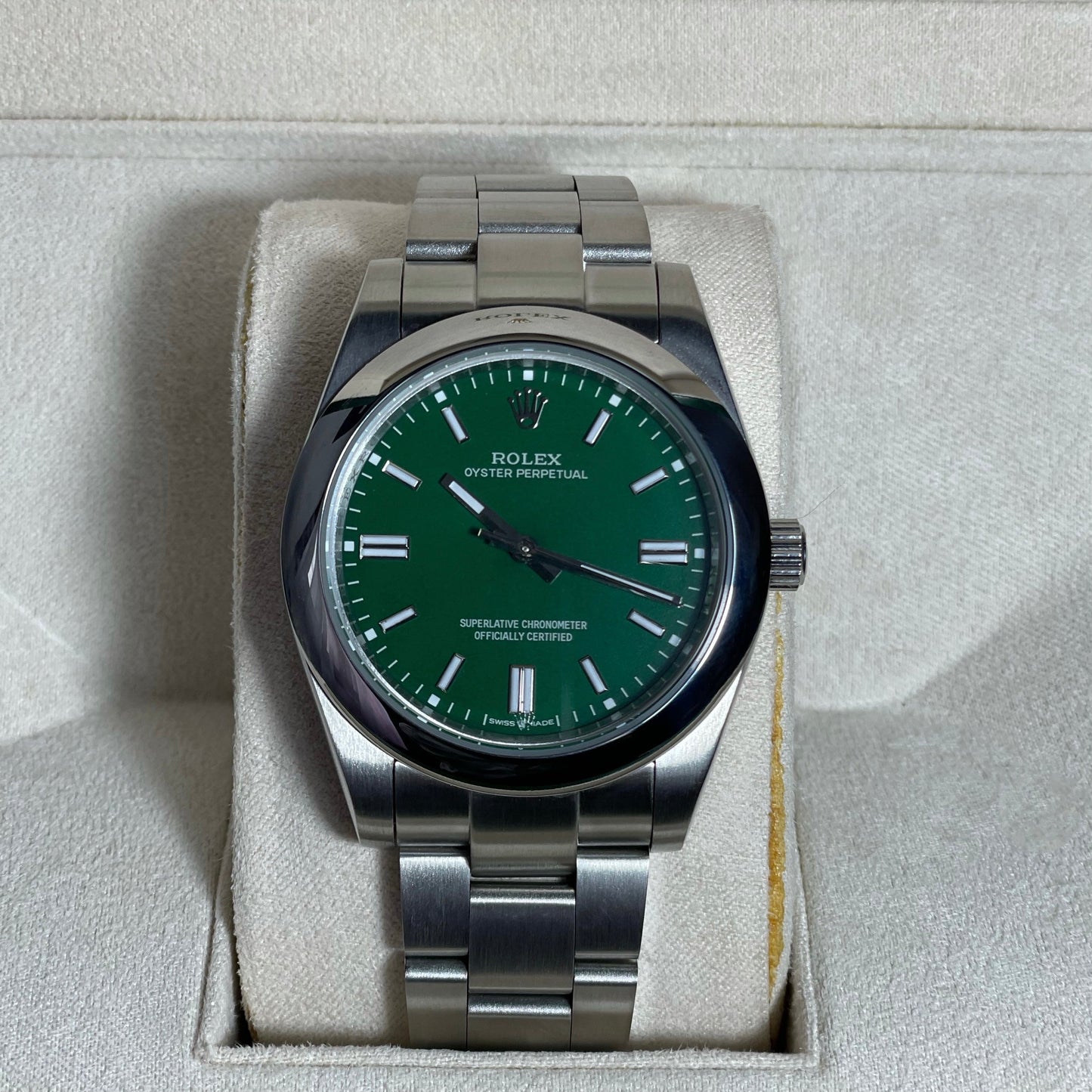 Orologio Rolex Oyster Perpetual Verde 41 mmm cinturino acciaio inox oystre, presentato in scatola rolex.