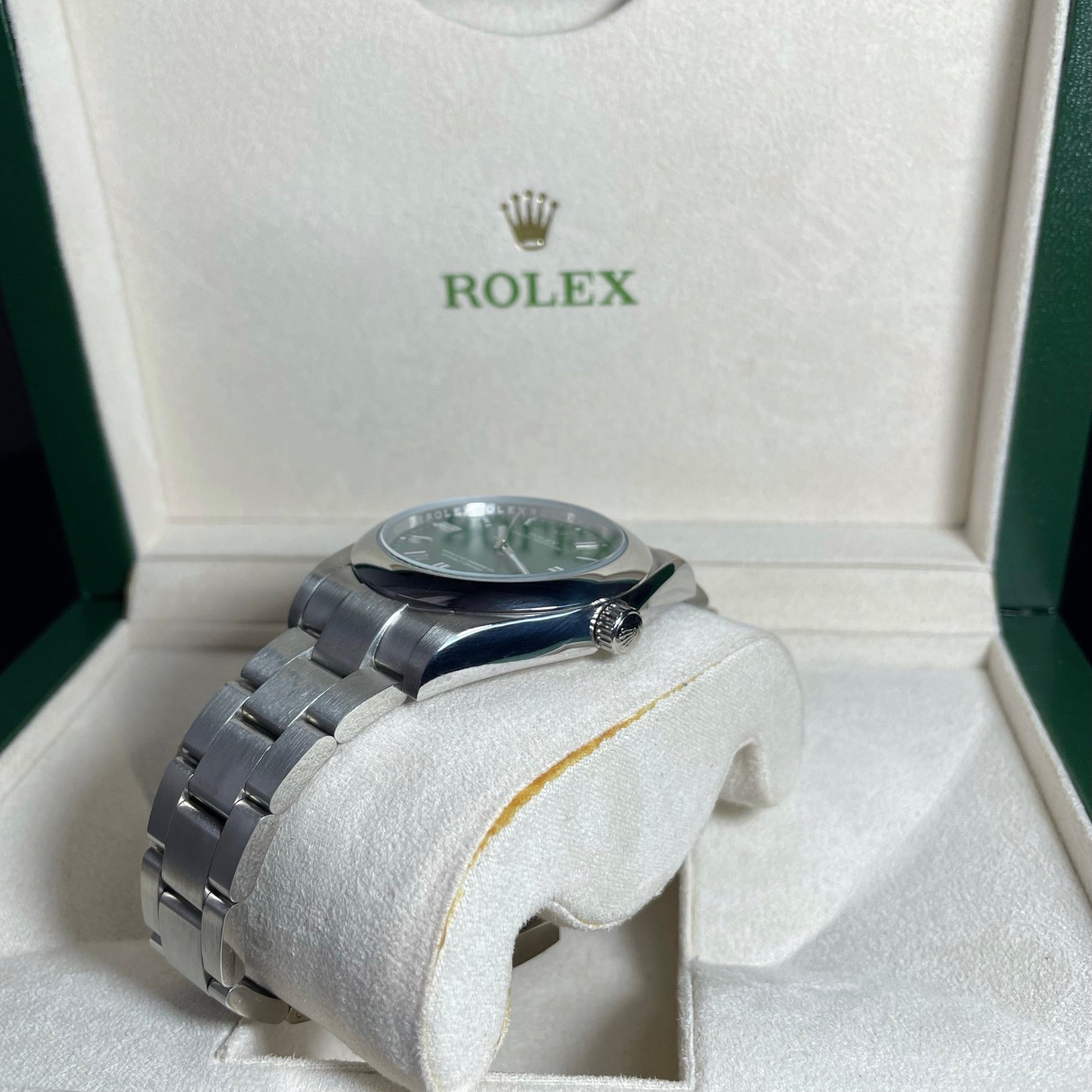 Orologio Rolex Oyster Perpetual Verde 41 mmm cinturino acciaio inox oystre, presentato in scatola rolex.